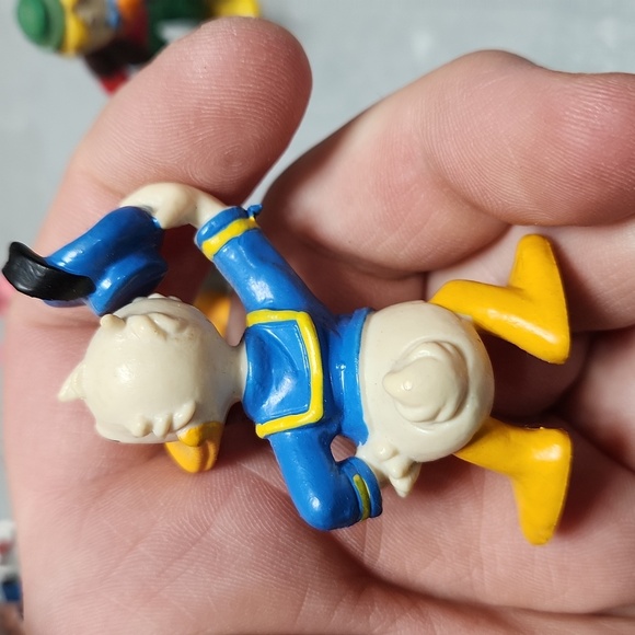 4 Bully One Nestle Disney Figureines - Picture 12 of 15